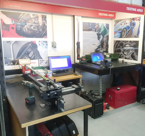 Torque wrench testing station